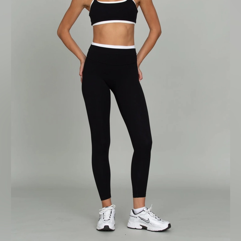 Like New Gold Hinge Black Double Waist StrydeForm Leggings Double Layered Medium